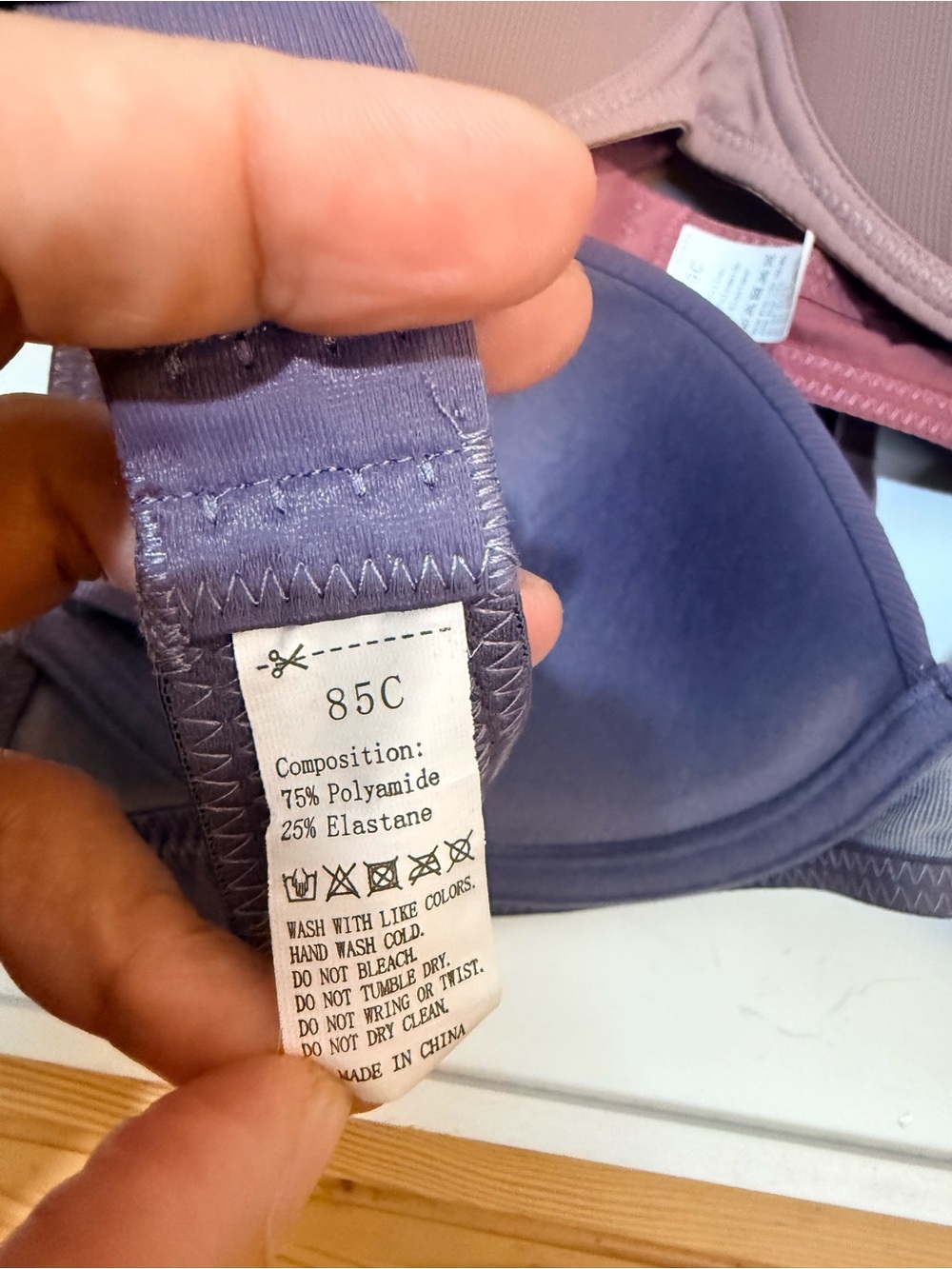NWOT Women’s Seamless T-Shirt Bra - Multicolor 85C/38C - Picture 3 of 3